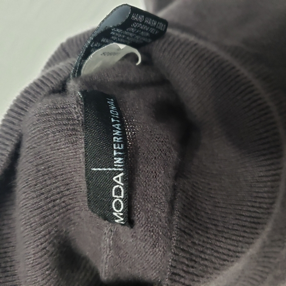 Cashmere Sweater - Picture 3 of 3